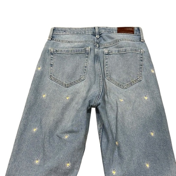 Hollister | 90’s Light Blue Jeans w/ Flower Ultra High rise Mom Jean 24 (27L) - Picture 6 of 7